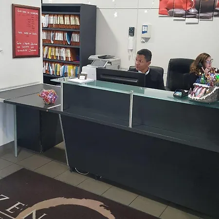 酒店 图卢兹大都会泽尼图德公寓式酒店